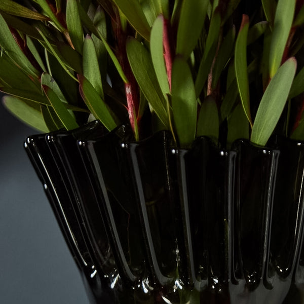 Seasonal & Holiday Decorations Lolanthe Vase // Black