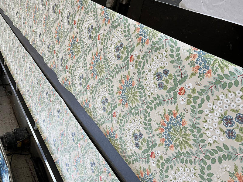 Wallpaper Bramble Wallpaper // Beige & Green 