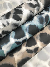 Wallpaper Leopard Rosettes Wallpaper // Black