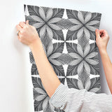 Wallpaper Roulettes Wallpaper // Cream & Black