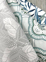 Wallpaper Vinca Wallpaper // Grey