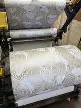 Wallpaper Vinca Wallpaper // White Metallic