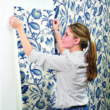 Wallpaper Watercolor Jacobean Wallpaper // White & Beige