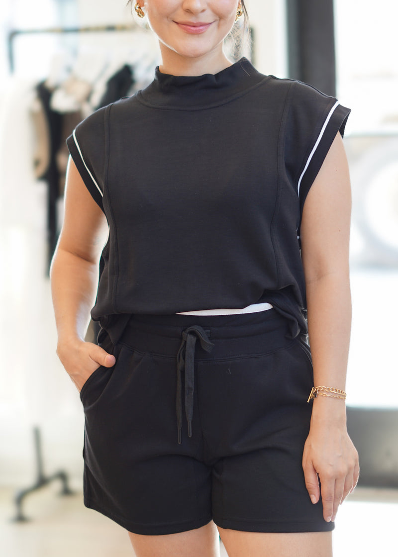 TECHNO LUX - PULL ON SHORT W/CONTRAST DETAIL-BLACK
