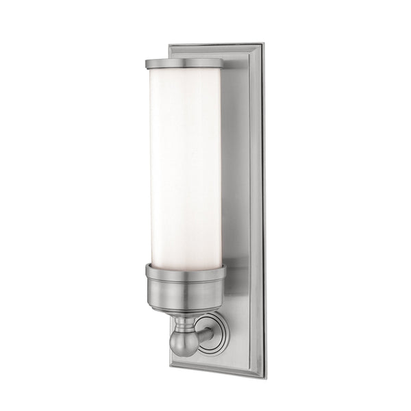 Lighting - Bath And Vanity Everett 1 Light Bath Bracket // Satin Nickel 