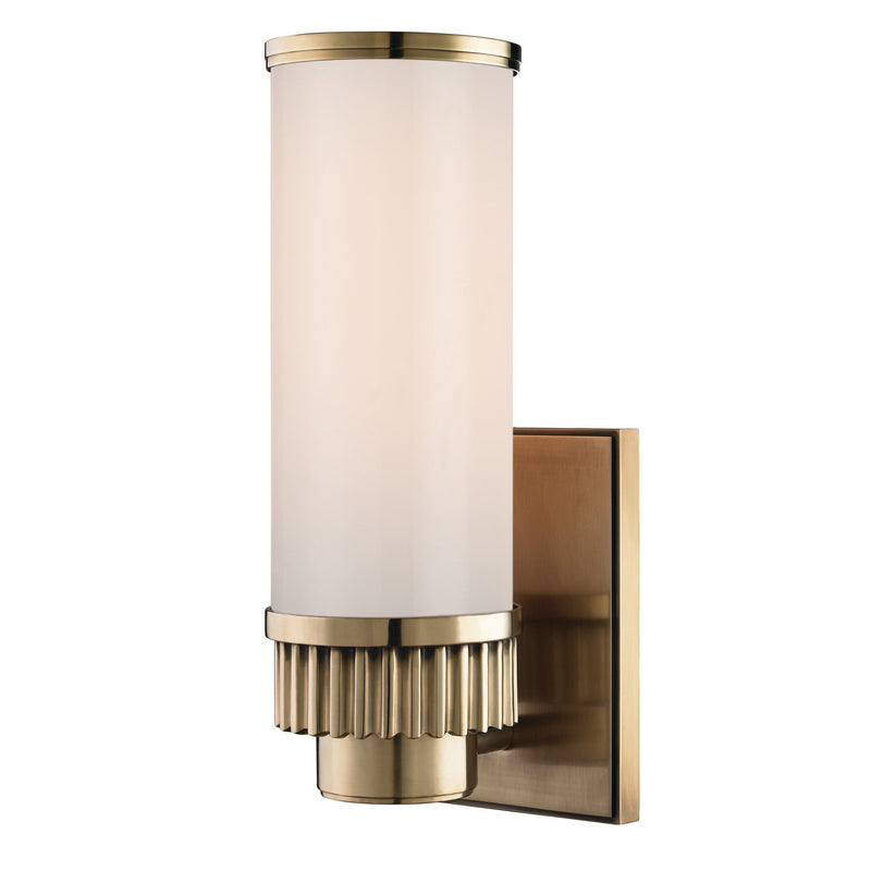 Lighting - Bath And Vanity Harper 1 Light Bath Bracket // Aged Brass 