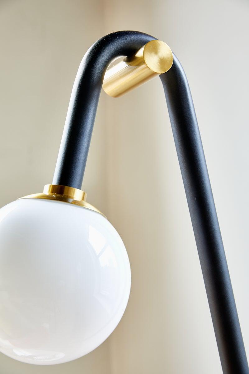 Lighting - Floor Lamp Whit 1 Light Floor Lamp // Aged Brass & Black 