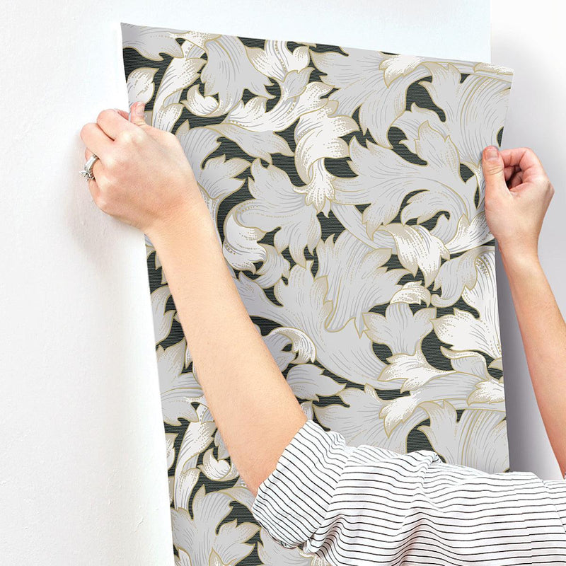 Wallpaper Acanthus Toss Wallpaper // Black & Grey 