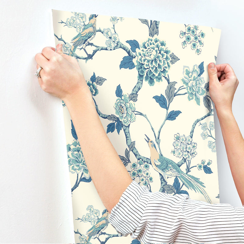 Wallpaper Fanciful Wallpaper // Blue & White 