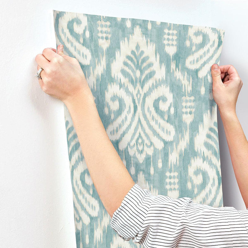 Wallpaper Hawthorne Ikat Wallpaper // Aqua 