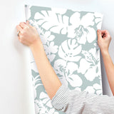 Wallpaper Hibiscus Arboretum Wallpaper // Light Grey 