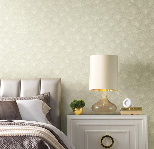 Wallpaper Luminous Ginkgo Wallpaper // White & Cream 