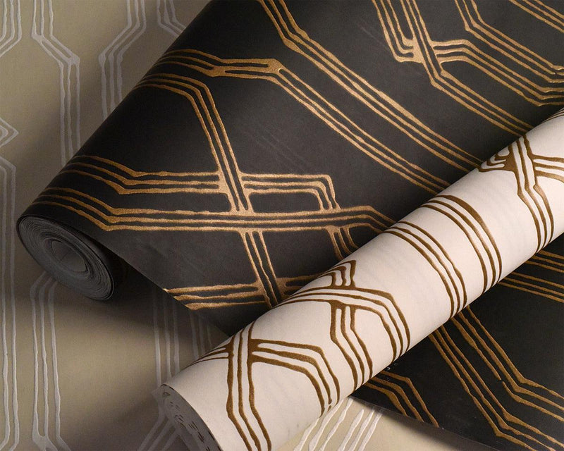 Wallpaper Oriental Lattice Wallpaper // Black & Gold 