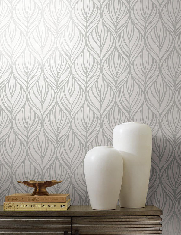 Wallpaper Palma Wallpaper // White & Silver 