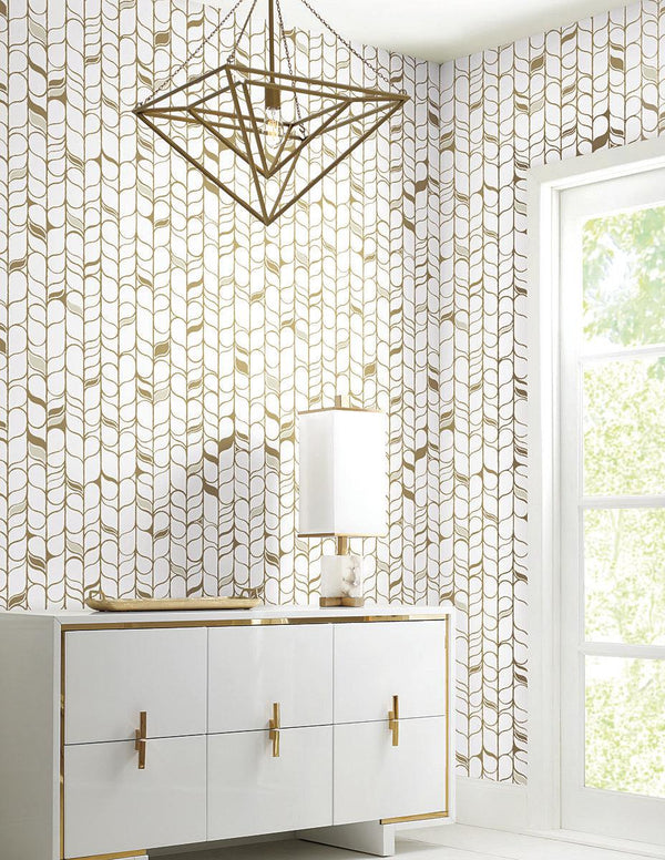 Wallpaper Perfect Petals Wallpaper // White & Gold 