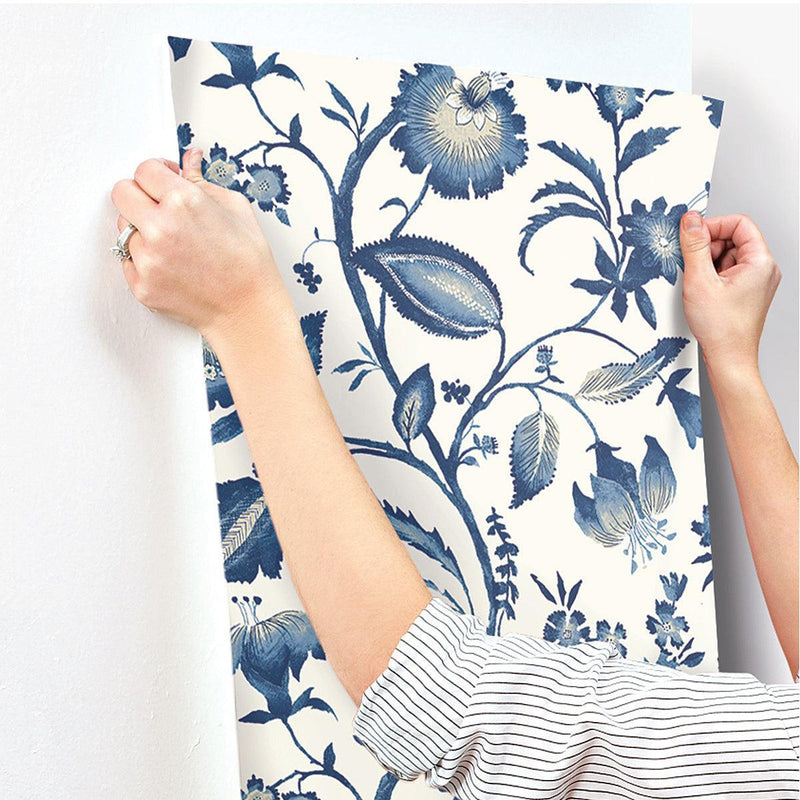 Wallpaper Watercolor Jacobean Wallpaper // Blue & White 