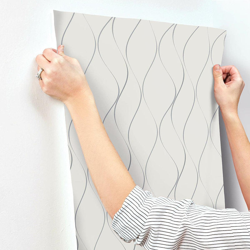 Wallpaper Wavy Stripe Wallpaper // Off White & Silver Metallic 