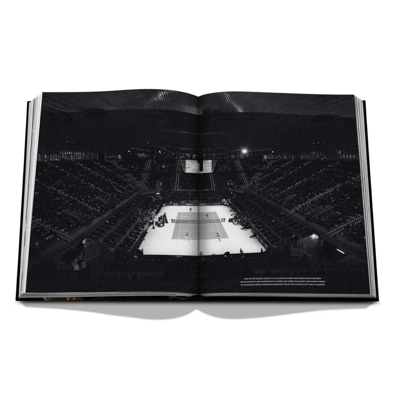 Louis Vuitton: Trophy Trunks Coffee Table Book